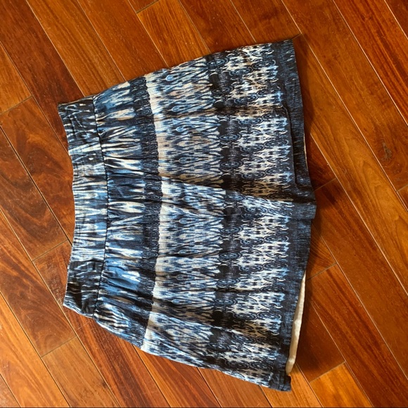 Dresses & Skirts - Fun blue printed skirt with pockets